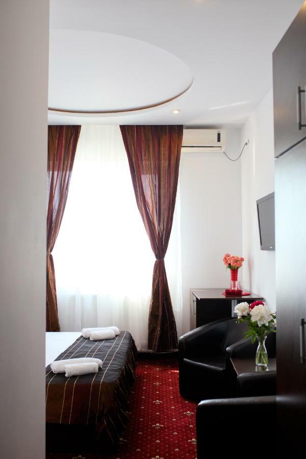 Pension Iory'S เตคีร์กิโอล ภายนอก รูปภาพ
